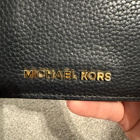 Michael Kors Black Leather Card Holder with Gold Logo - Picture 2 of 5